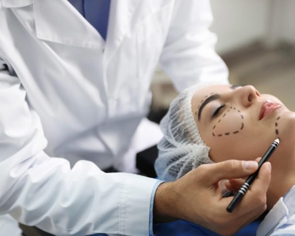 THE HIDDEN DANGERS OF LOW-COST AESTHETIC TOURISM