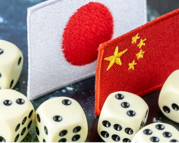 NUMBERS OF CHINESE TOURISTS IN JAPAN DECREASE