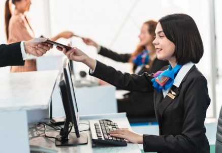 US AIR CARRIERS SHIFT FROM LOW-COST TO PREMIUM PASSENGERS