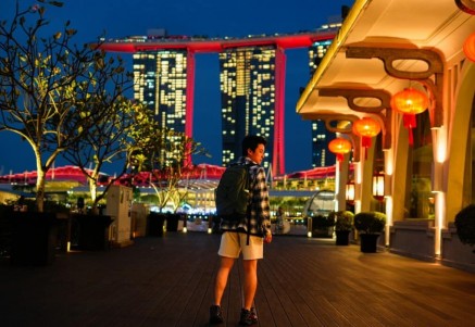 SINGAPORE RELAXES HOTEL BANS TO REVIVE NIGHTTIME ECONOMY