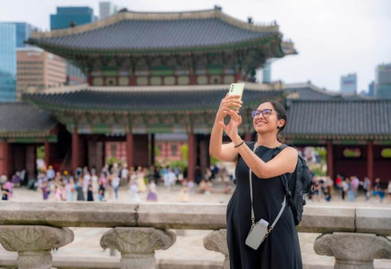 SEOUL SEES RECORD SURGE IN INTERNATIONAL TOURISTS