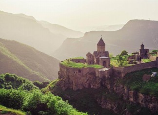 ARMENIAN TOURISM EXPECTS 2 MILLION TOURISTS THIS YEAR