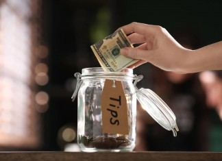 HOW MUCH TO TIP DEPENDS ON THE COUNTRY