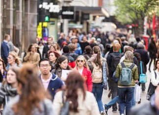 MASS TOURISM BECOMING LONDON’S PRESSING PROBLEM