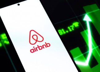 AIRBNB'S REVENUE AND PROFITS SOAR AFTER RECORD SUMMER
