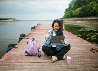 CHINESE TRAVELERS GO DIGITAL 