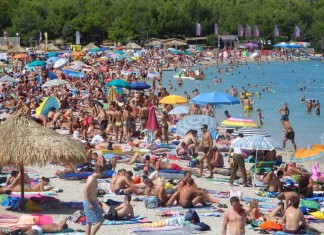 SPANISH DESTINATIONS APPLY DIFFERENT APPROACHES TO MASS TOURISM