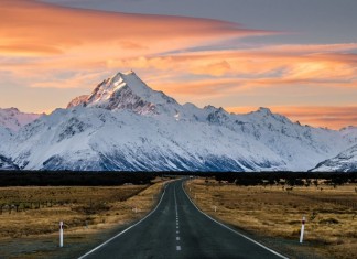 TOP 10 MUST-VISIT PLACES IN NEW ZEALAND
