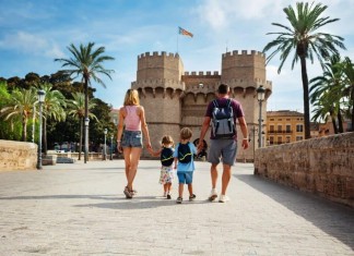 SPANISH TOURISM HITS THE BRAKES